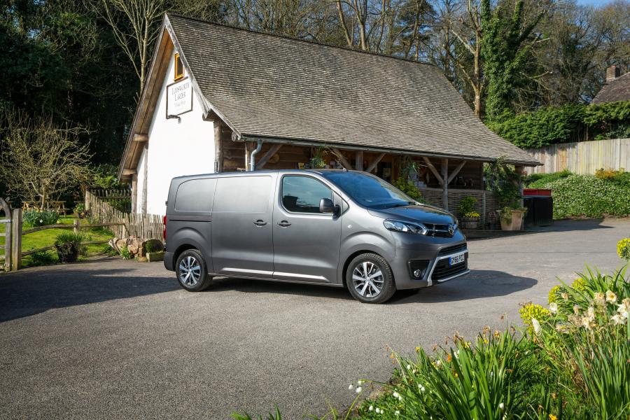  Toyota ProAce Van 2017 года  (UK) (фото 27 из 29)